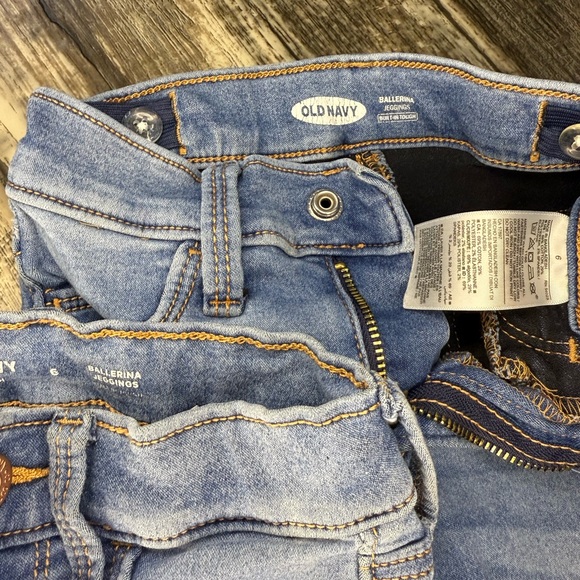 Old Navy Girls Denim Jeggings - Picture 10 of 12